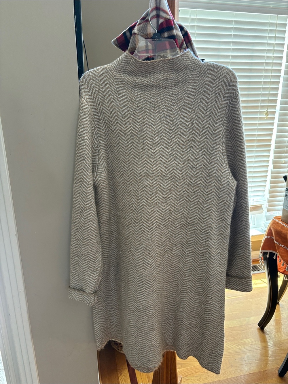 Max Studio Cream Chevron Mock Neck Tunic Sweater